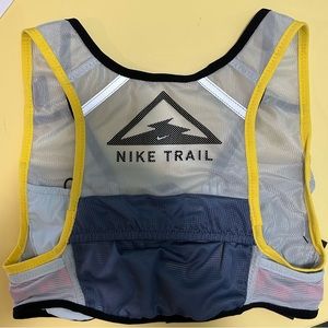 Nike Trail women’s vest, NWT (original price $85). Adjustable straps, 5 pockets